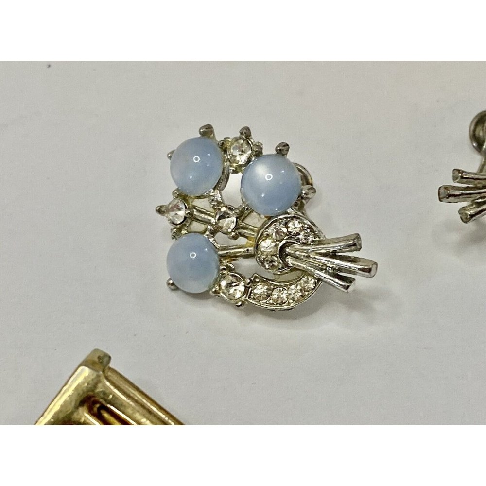 Lot of 4 Vintage Unmarked Clip On Earrings Estate Find Gold & Silver‎ Tone READ - Picture 6 of 10